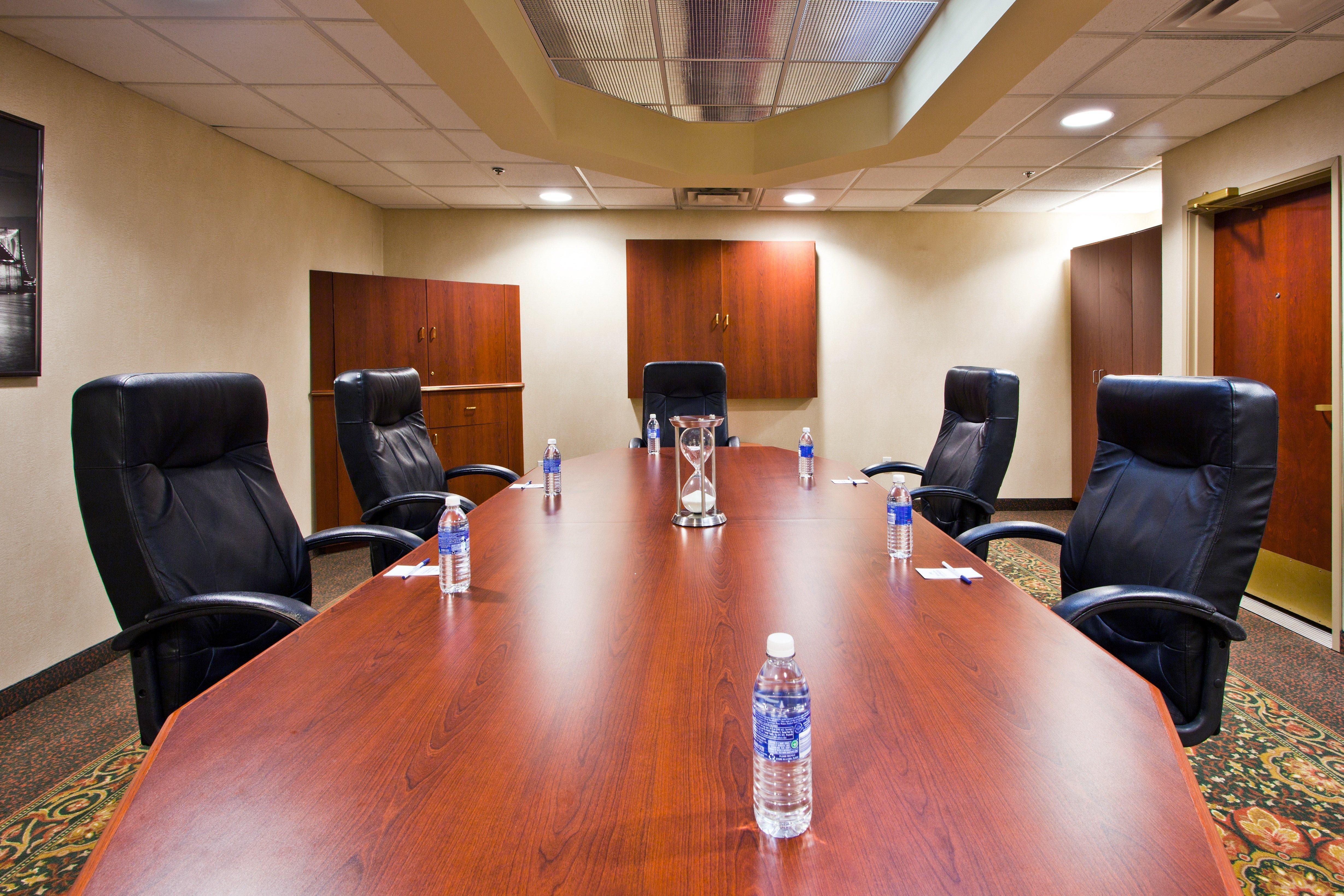 Holiday Inn Express Hotel & Suites Waterford By Ihg Экстерьер фото