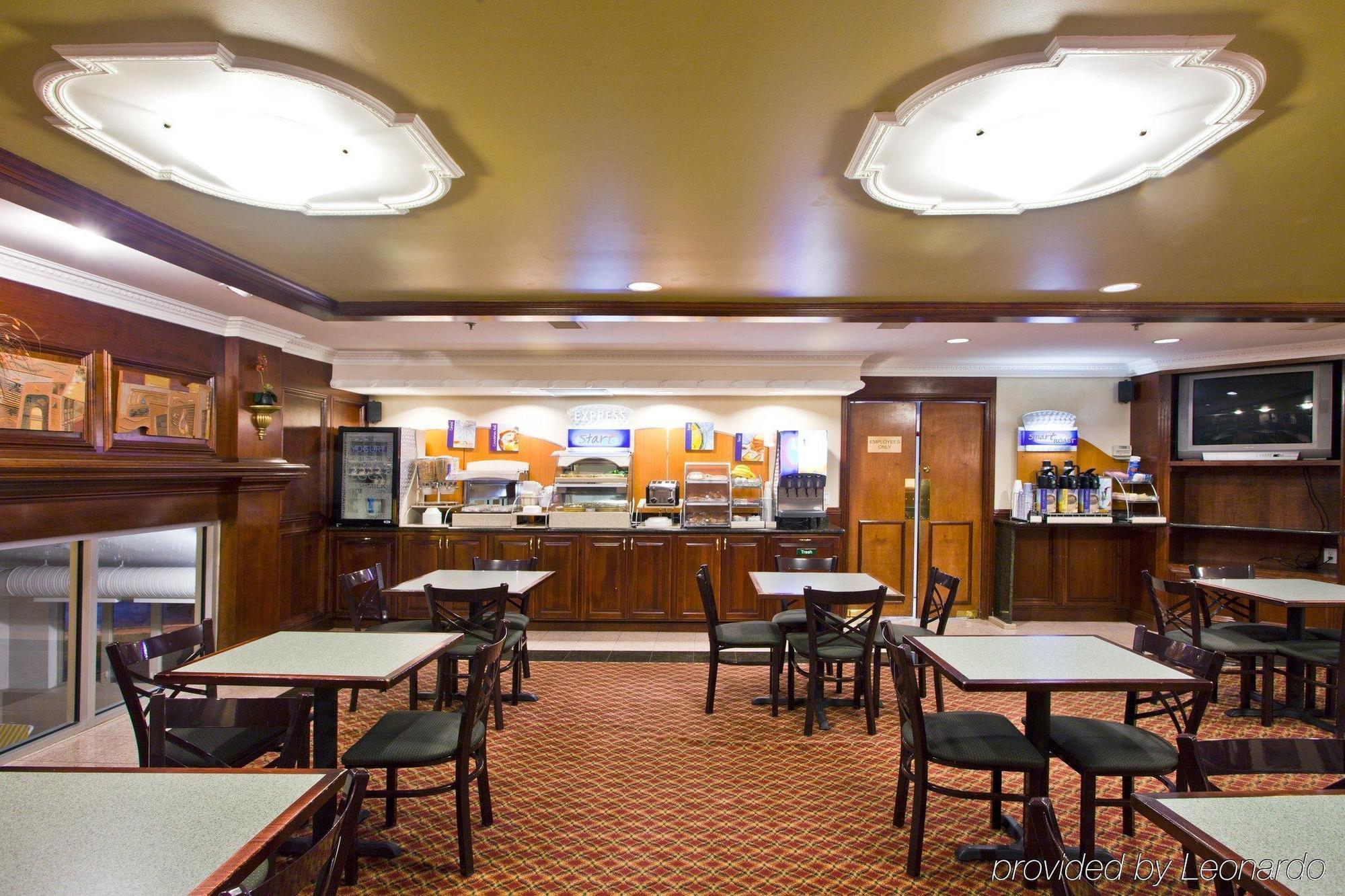 Holiday Inn Express Hotel & Suites Waterford By Ihg Ресторан фото