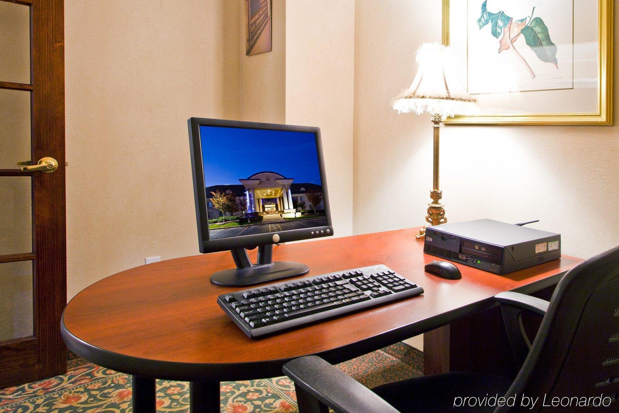 Holiday Inn Express Hotel & Suites Waterford By Ihg Экстерьер фото
