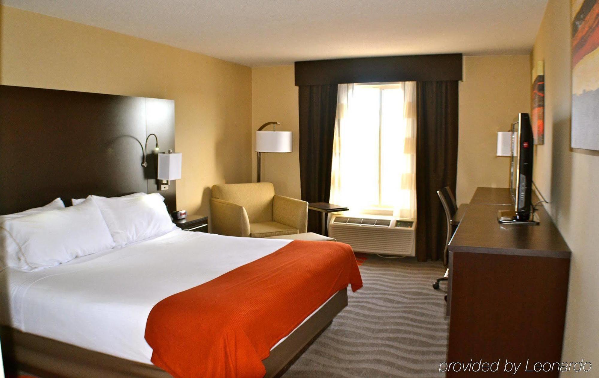 Holiday Inn Express Hotel & Suites Waterford By Ihg Экстерьер фото